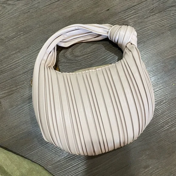 Urban Expressions Cream Pleated Shoulder Bag - Picture 4 of 4